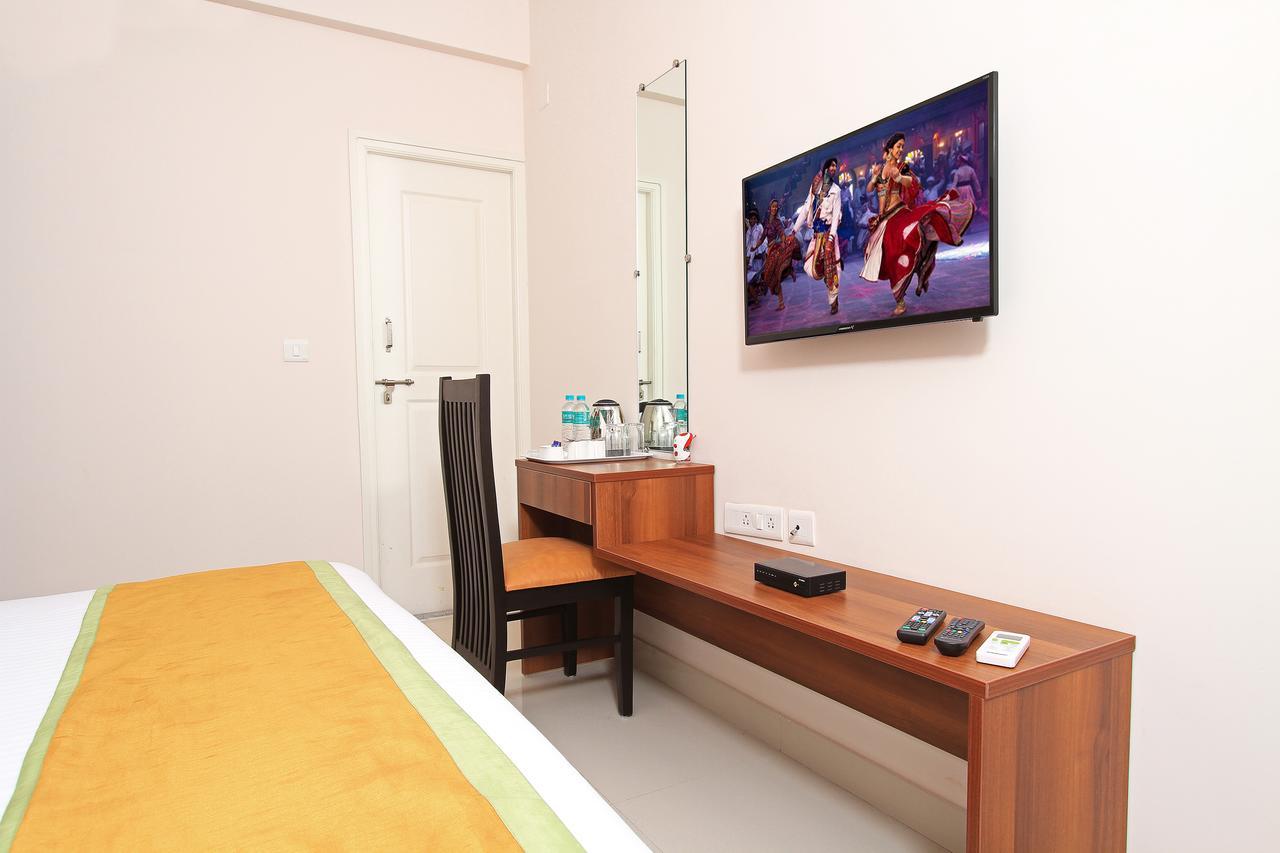 Arra Suites Kempegowda Airport Hotel Bangalore Eksteriør bilde